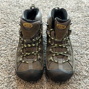 Keen Hiking Boots Women's Targhee II Waterproof Mid nwob